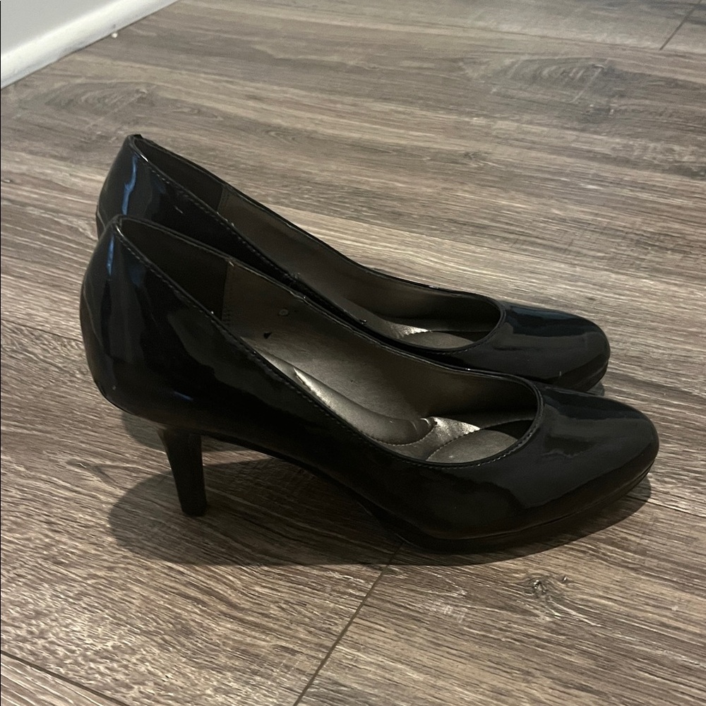 Kelly & Katie Glossy Black Heels